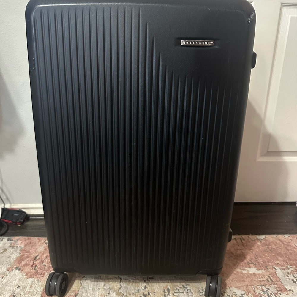 Briggs & Riley Black Rolling Expandable Spinner Hard Shell Suitcase